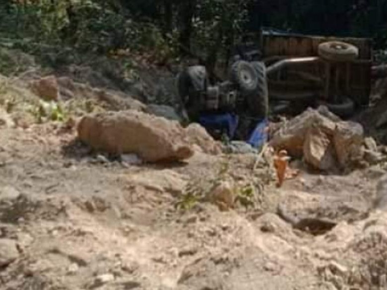 ट्रयाक्टर दुर्घटना हुँदा तीन जनाको मृत्यु
